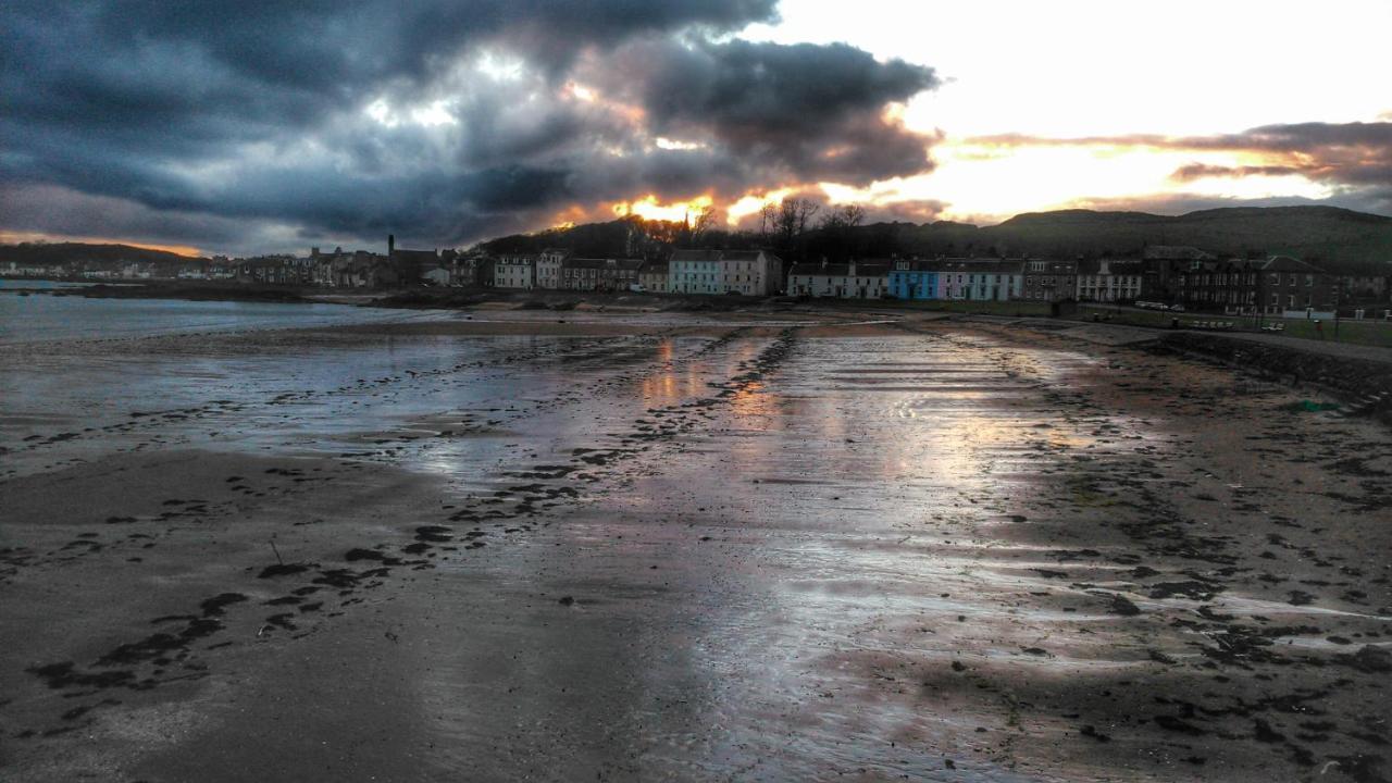 Beside The Bay Millport Exterior foto